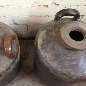 Close up of handle of a ginger jar pot, vintage home decor melbourne. 