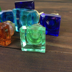 Online cupboard handles, various colours in glass, online. 